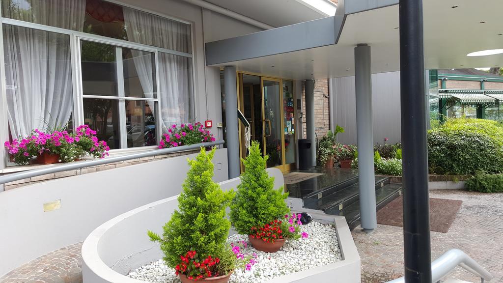 Hotel Augustus Fano Exterior photo